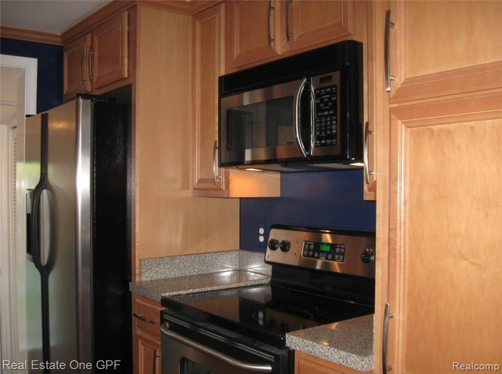 99 Muir Road Grosse Pointe, MI 48236 - Photo 16 of 37 16 IMG_2753.JPG