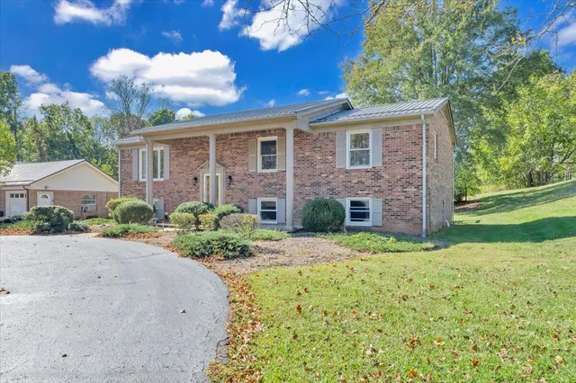 $267,500 | 1135 Laurel Park Avenue, Martinsville, VA 24112