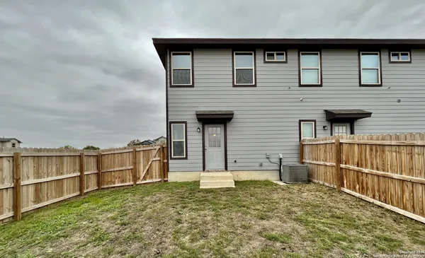 $1,425 | 7814 Savannah Brooks, Live Oak, TX 78233