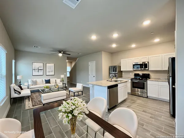 $1,425 | 7814 Savannah Brooks, Live Oak, TX 78233