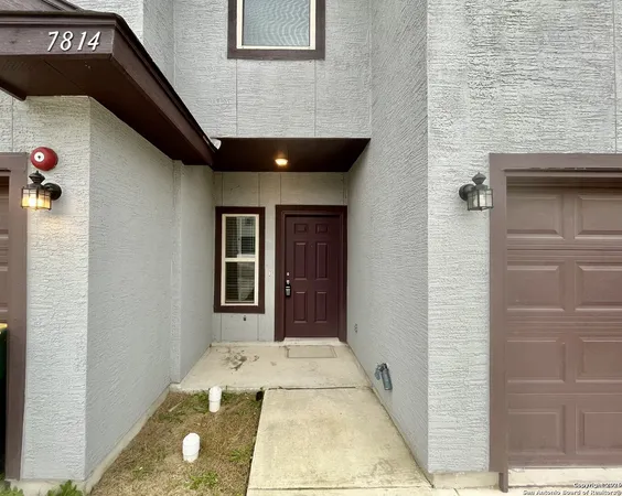 $1,425 | 7814 Savannah Brooks, Live Oak, TX 78233