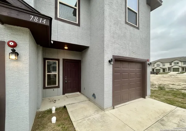 $1,425 | 7814 Savannah Brooks, Live Oak, TX 78233
