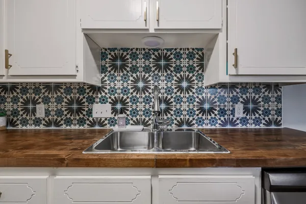 $1,950 | 11118 Wandering Way, Unit A, Austin, TX 78754