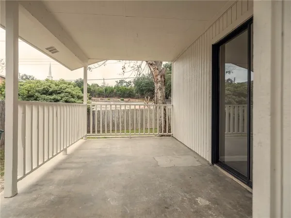 $1,950 | 11118 Wandering Way, Unit A, Austin, TX 78754