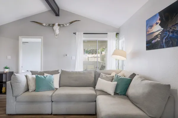 $1,950 | 11118 Wandering Way, Unit A, Austin, TX 78754