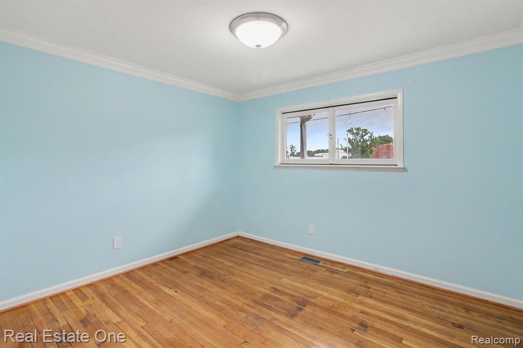 1347 East Square Lake Road Troy, MI 48085 - Photo 11 of 22