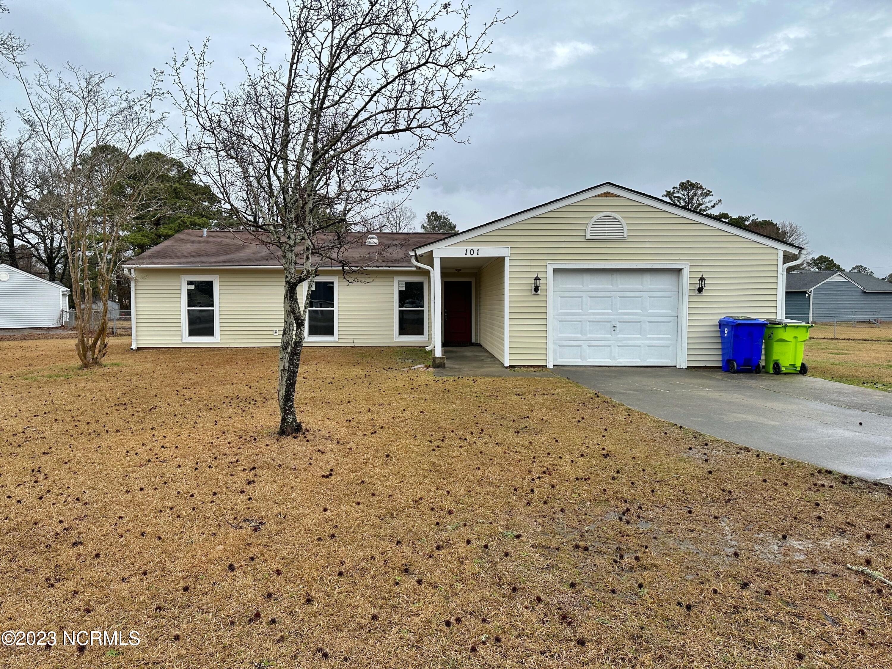 101 Shipman Road Havelock, NC 28532 - Photo 2 of 31 Front (2)