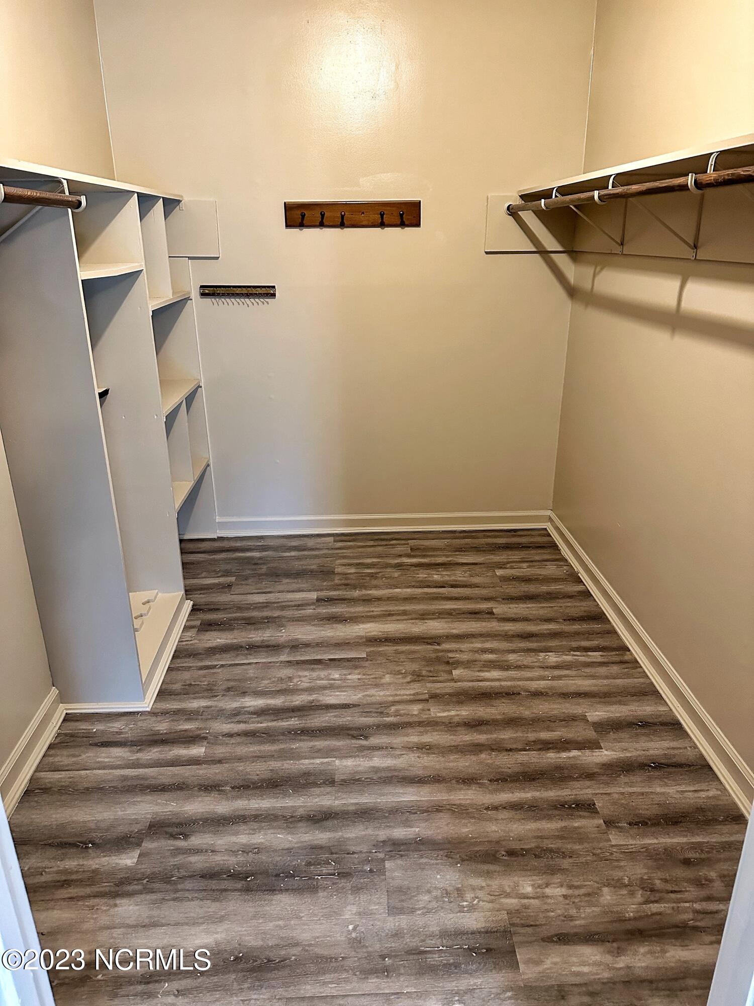 101 Shipman Road Havelock, NC 28532 - Photo 27 of 31 Mstrcloset