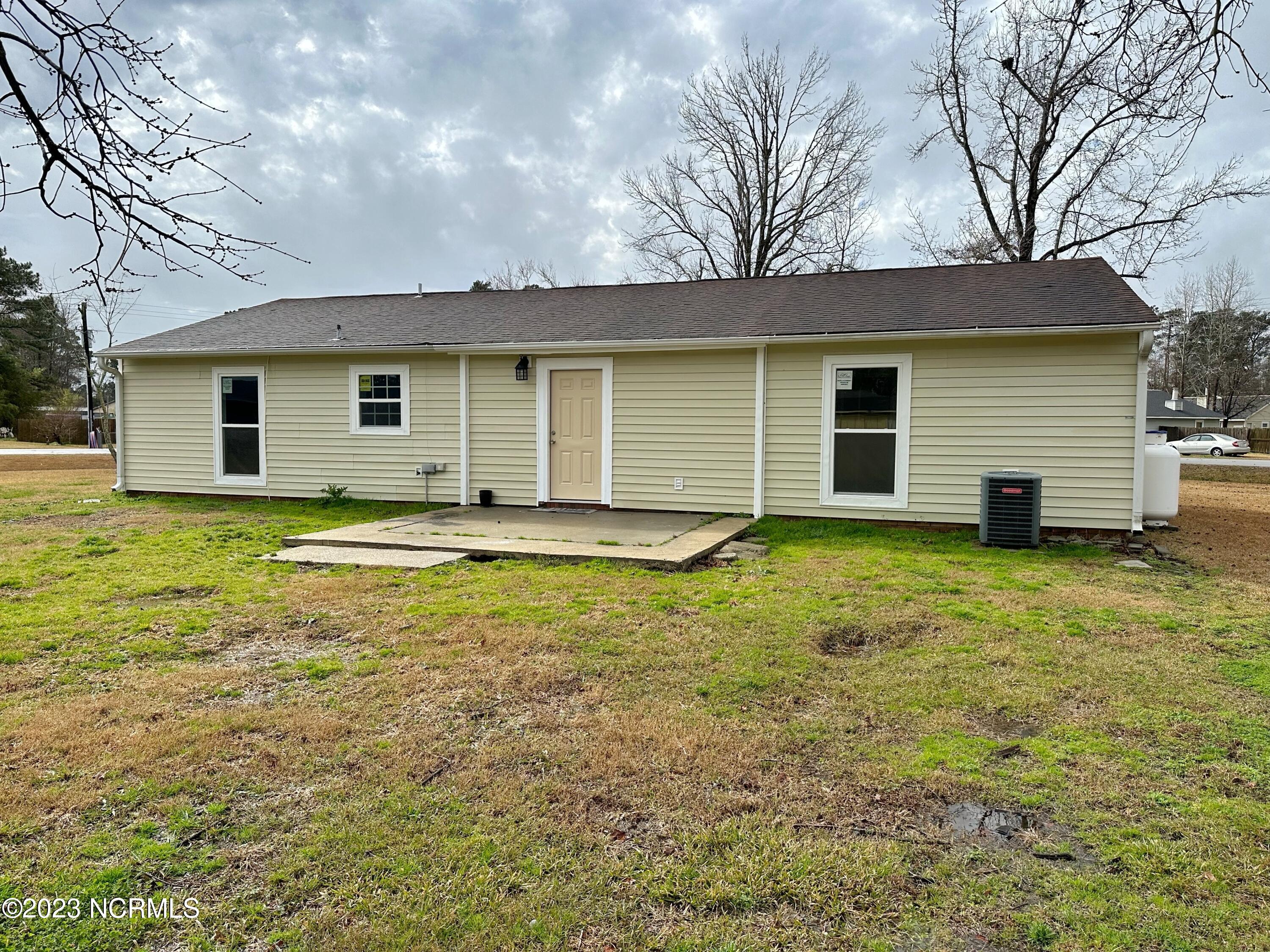101 Shipman Road Havelock, NC 28532 - Photo 28 of 31 Back of House
