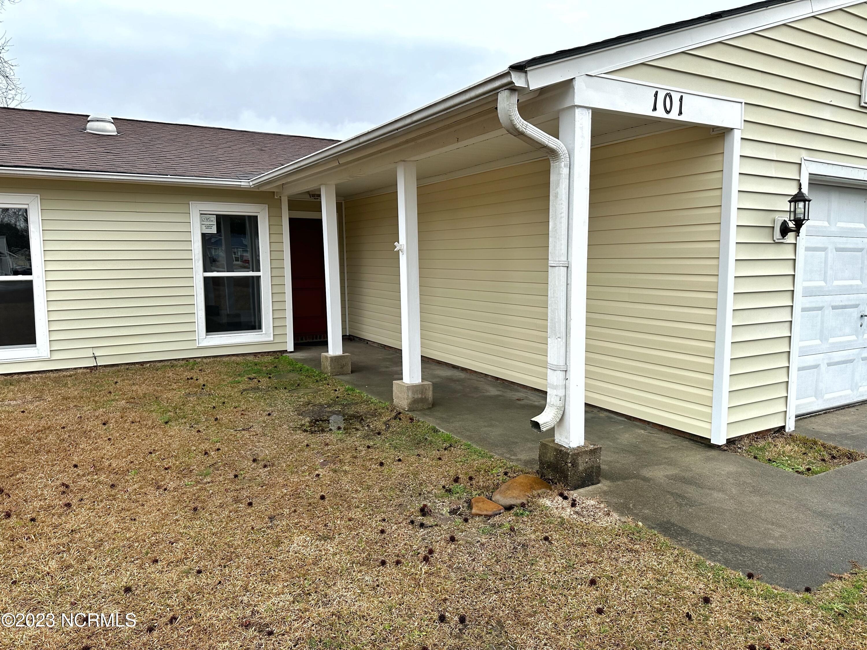 101 Shipman Road Havelock, NC 28532 - Photo 4 of 31 Front (4)