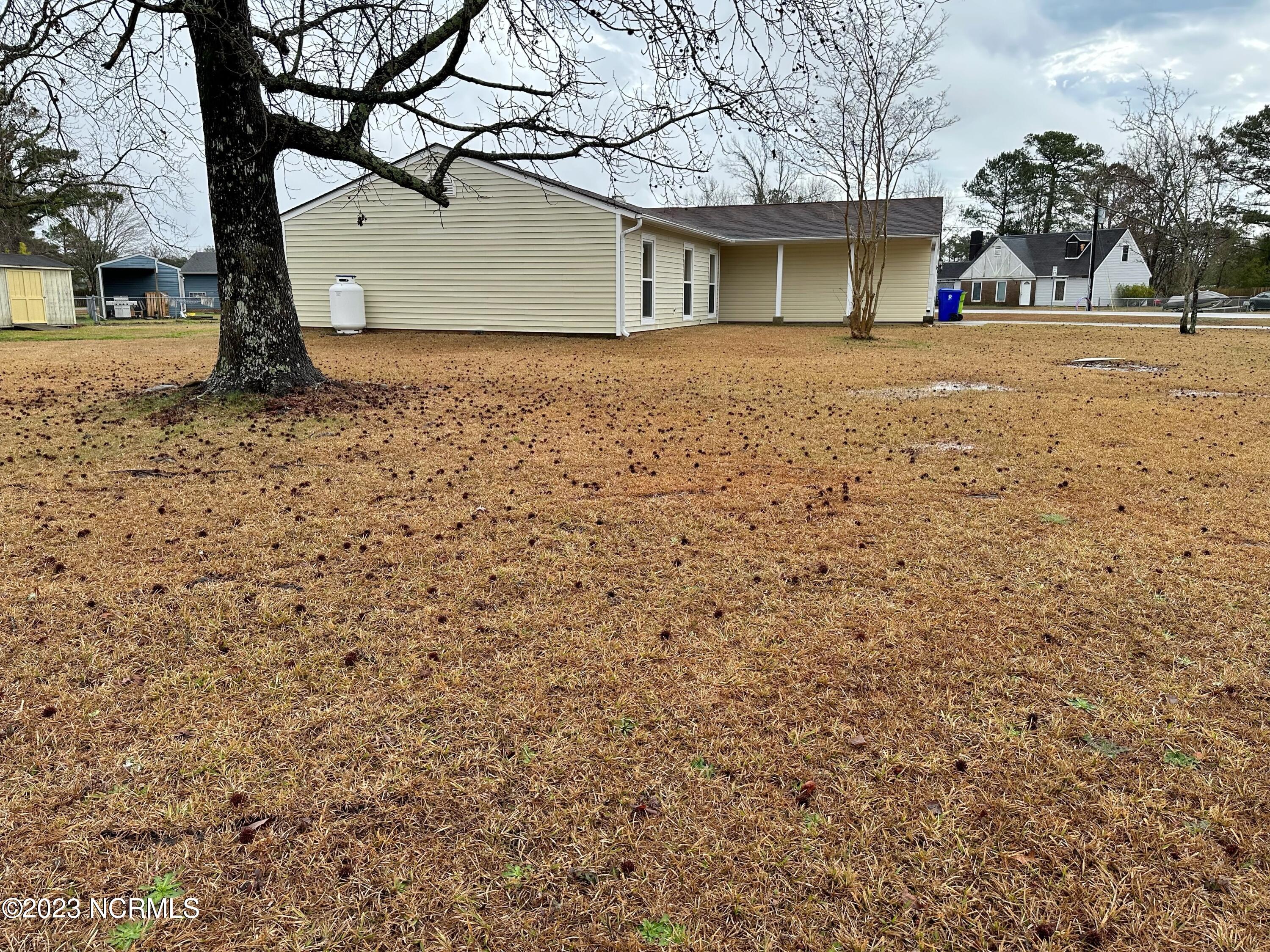 101 Shipman Road Havelock, NC 28532 - Photo 5 of 31 Side