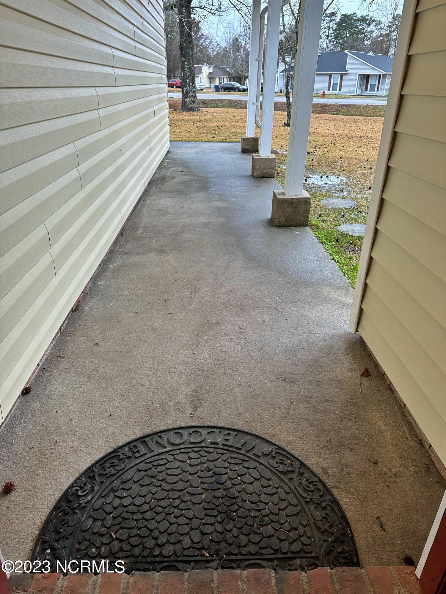 101 Shipman Road Havelock, NC 28532 - Photo 7 of 31 Walkway