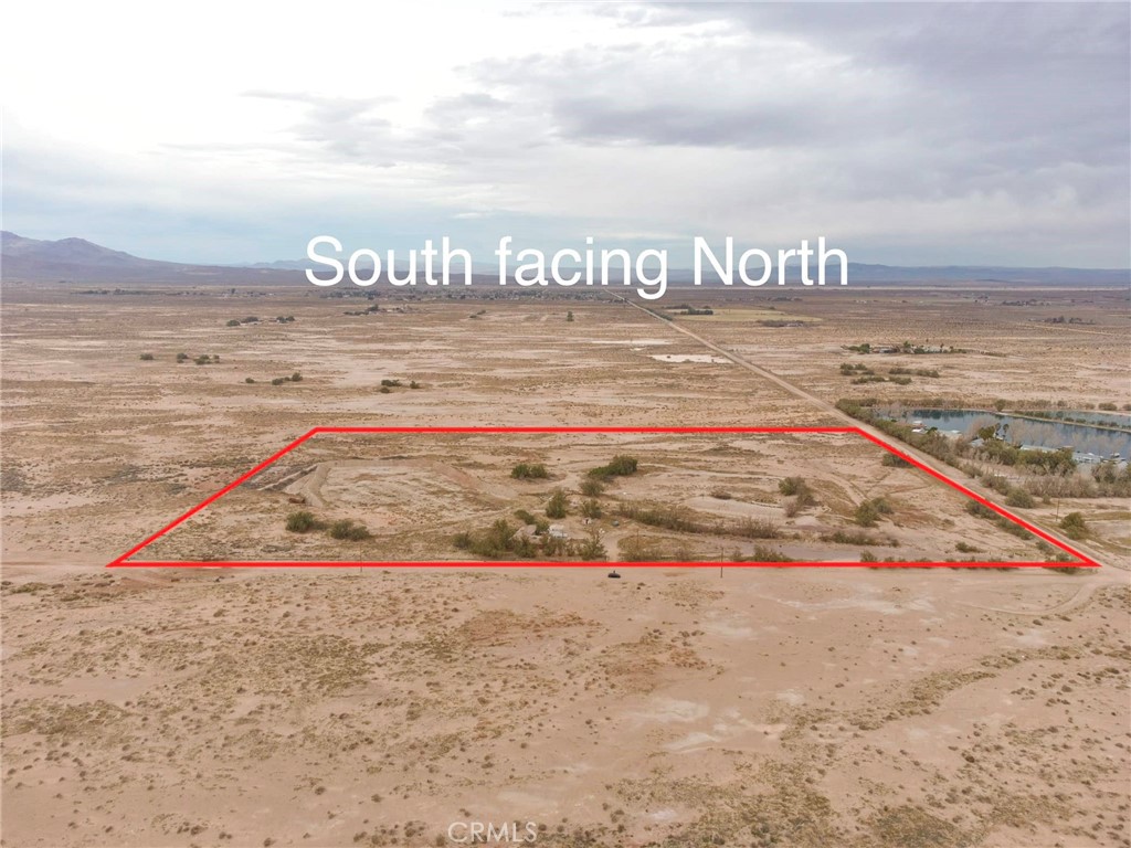 32900 Dune Road Newberry Springs, CA 92365 - Photo 4 of 40 a view of ocean with a big yard