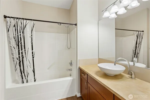 $3,400 | 2343 Northeast Park Drive, Issaquah, WA 98029