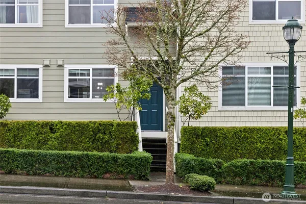 $3,400 | 2343 Northeast Park Drive, Issaquah, WA 98029
