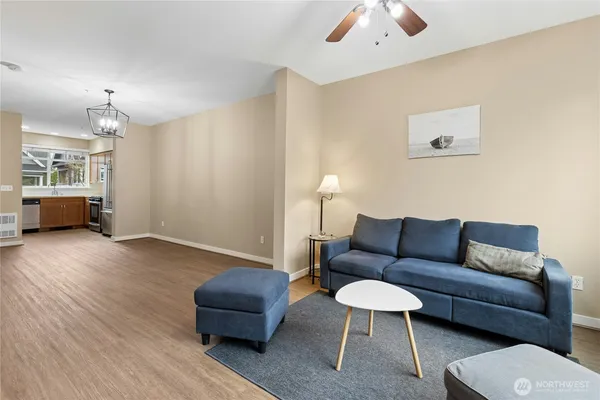 $3,400 | 2343 Northeast Park Drive, Issaquah, WA 98029