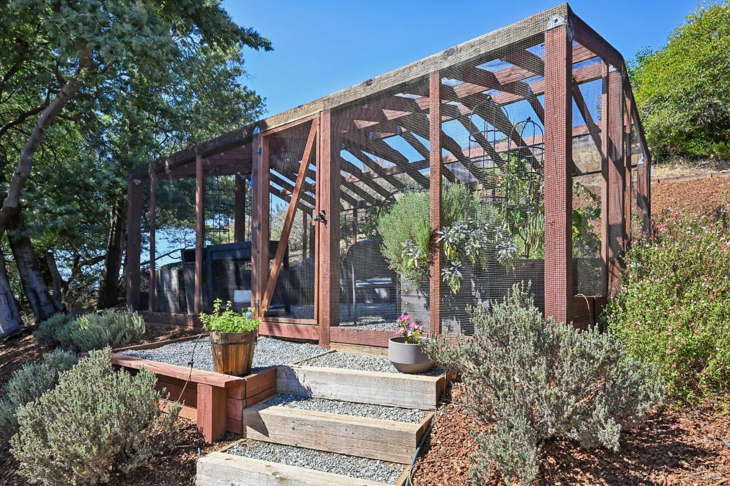 7 Sea View Avenue San Rafael, CA 94901 - Photo 33 of 37 Gallery Image 33