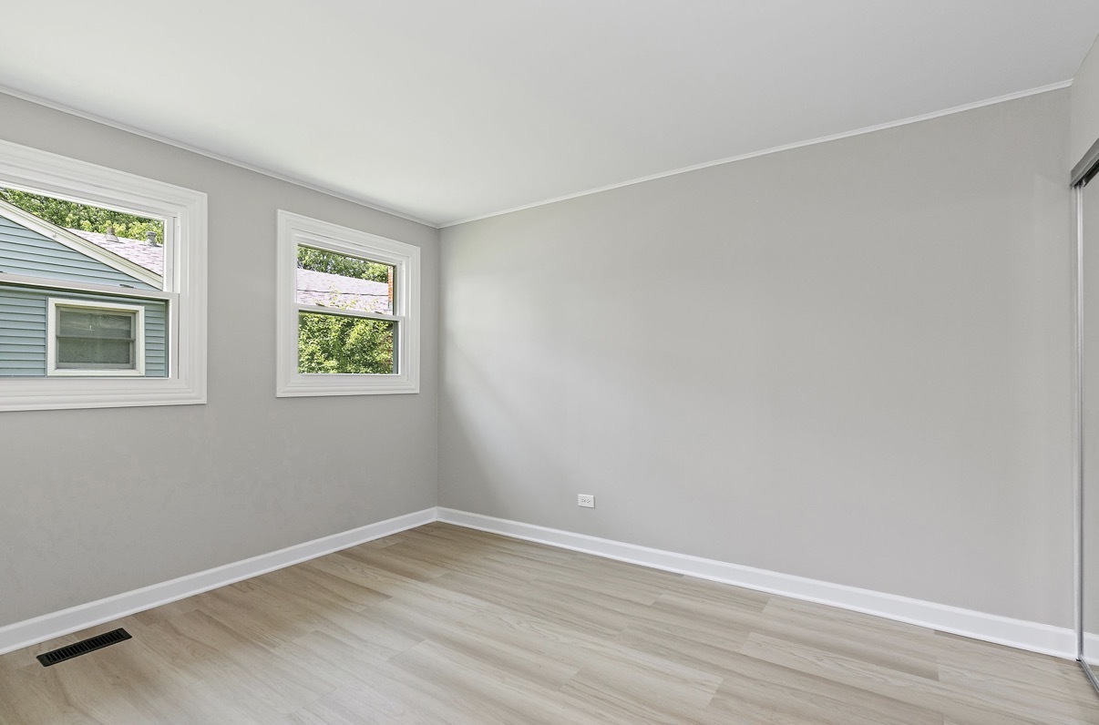 2204 Hawk Lane Rolling Meadows, IL 60008 - Photo 11 of 15