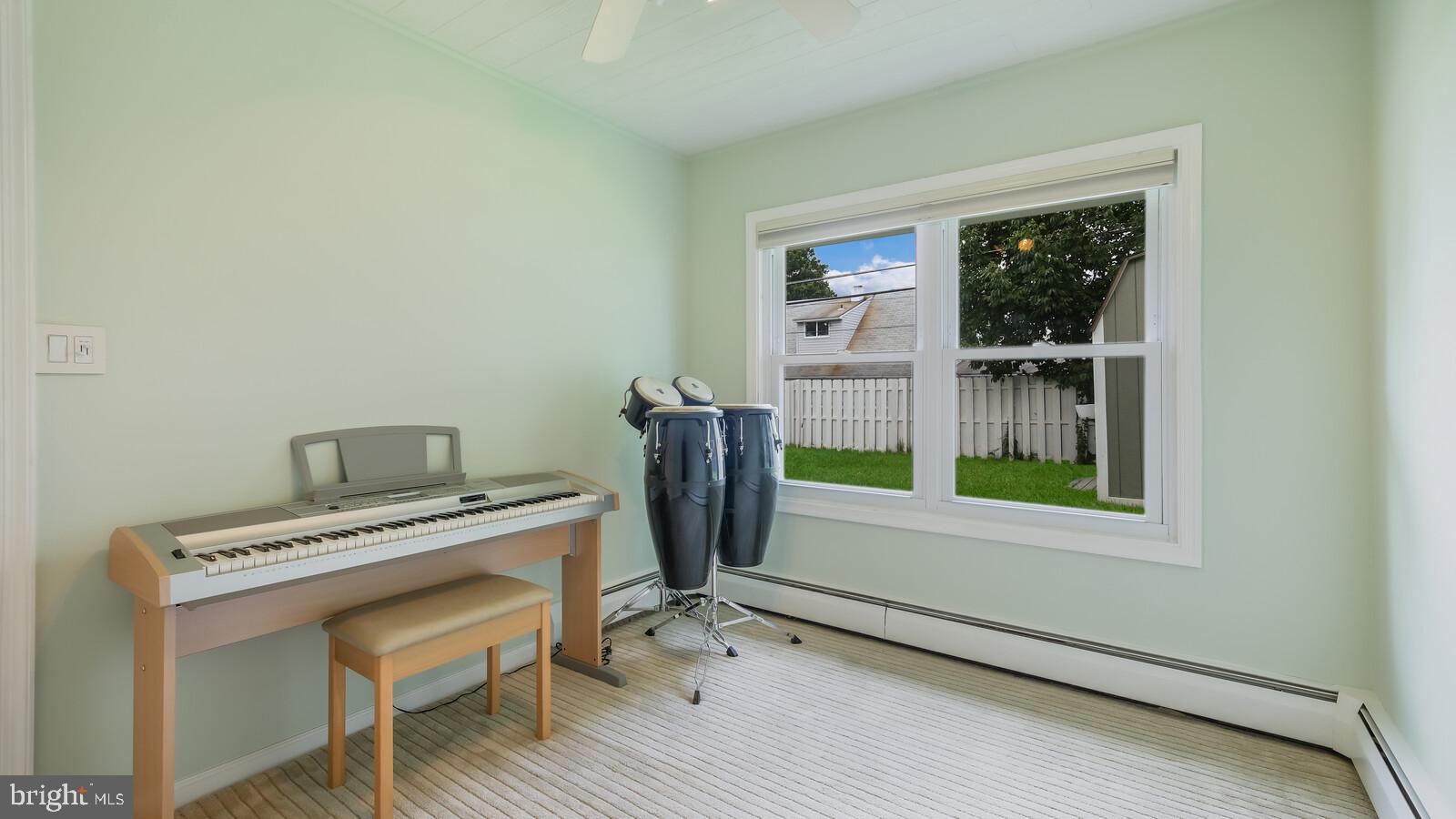 46 Middle Road Levittown, PA 19056 - Photo 16 of 24 Gallery Image 16