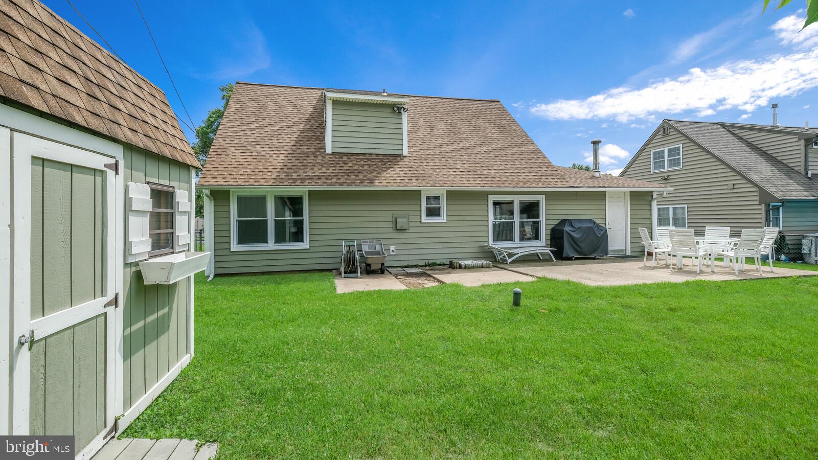 46 Middle Road Levittown, PA 19056 - Photo 23 of 24 Backyard View