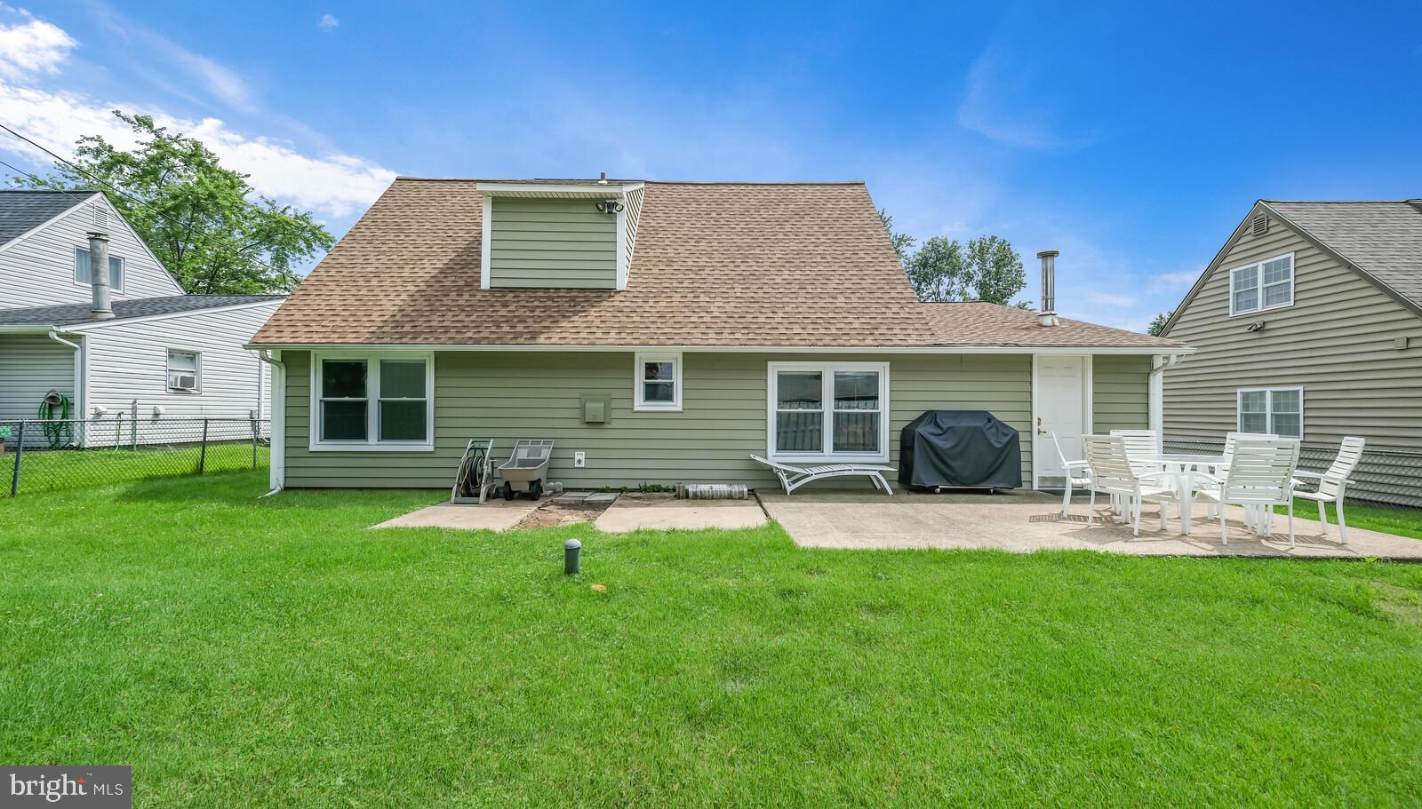 46 Middle Road Levittown, PA 19056 - Photo 24 of 24 Back Exterior