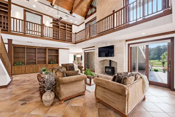 $3,800,000 | 43 Pool Road, Richards, TX 77873
