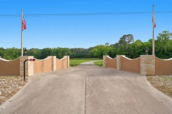 $3,800,000 | 43 Pool Road, Richards, TX 77873
