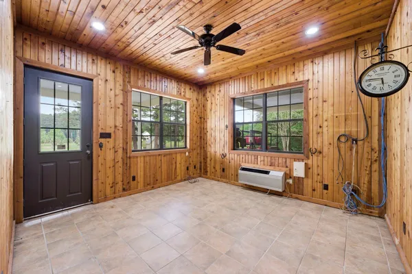 $3,800,000 | 43 Pool Road, Richards, TX 77873