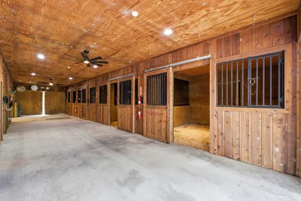 $3,800,000 | 43 Pool Road, Richards, TX 77873