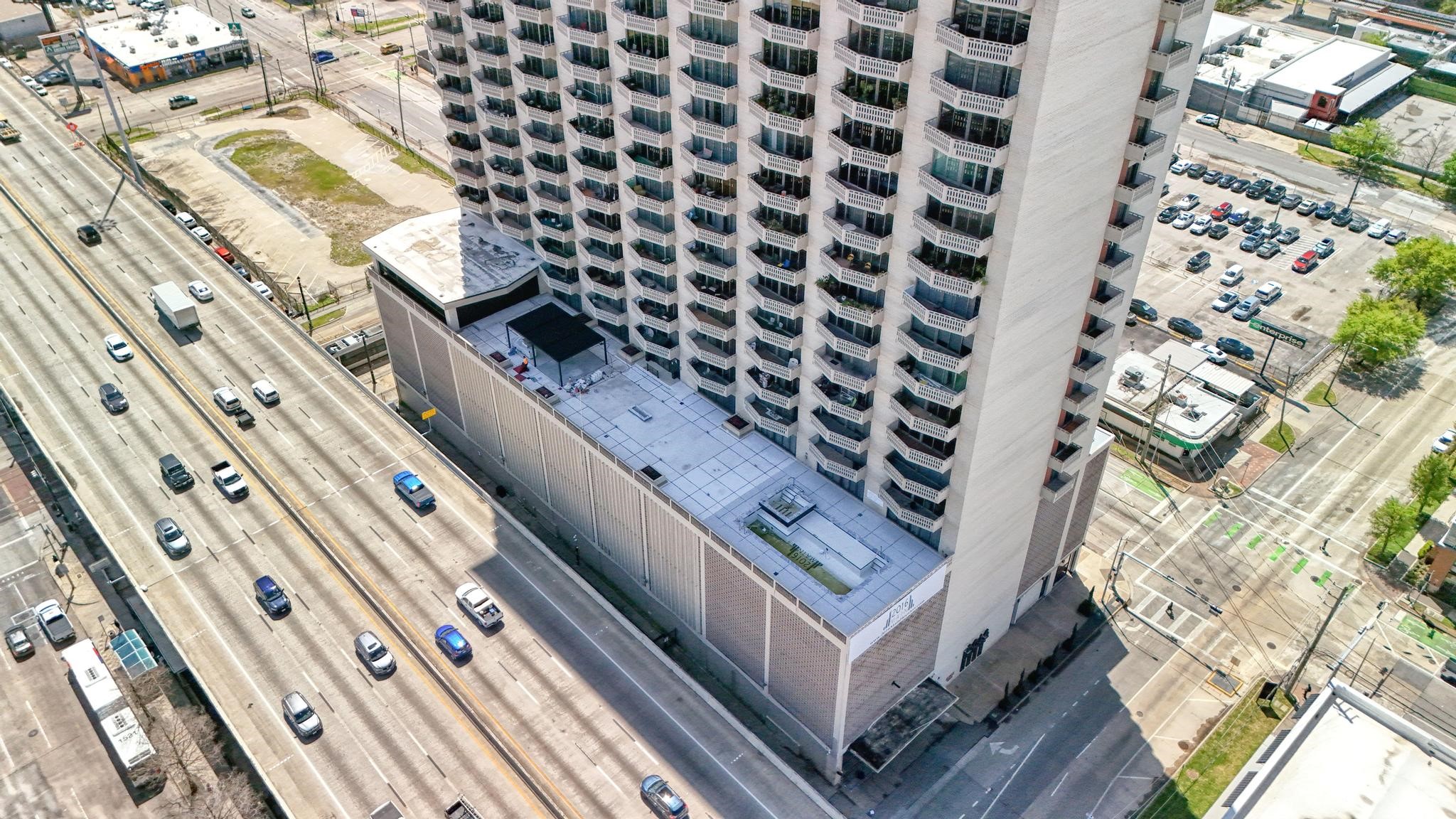 2016 Main Street, Unit 1502 Houston, TX 77002 - Photo 19 of 20 a view of a balcony