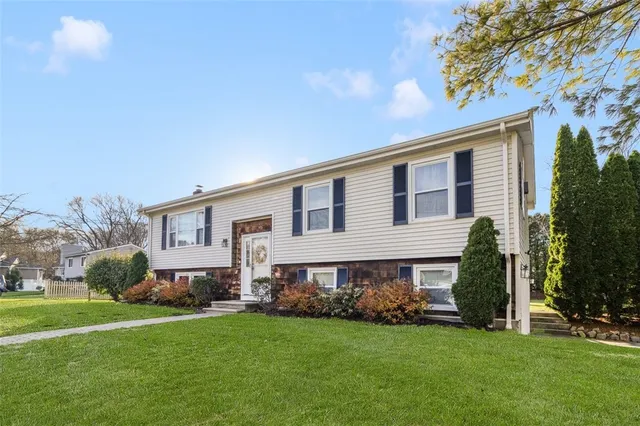 $549,000 | 95 Amy Drive, Cranston, RI 02921