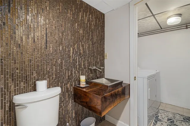 $549,000 | 95 Amy Drive, Cranston, RI 02921