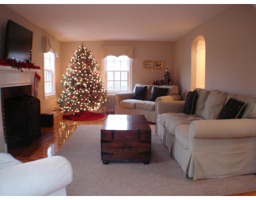 22 Aberdeen Road Hingham, MA 02043 - Photo 7 of 18 Gallery Image 7