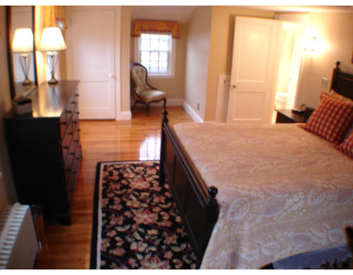 22 Aberdeen Road Hingham, MA 02043 - Photo 10 of 18 Gallery Image 10