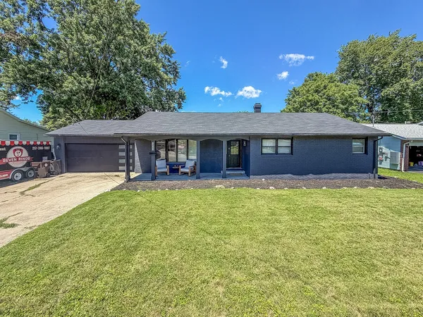 $215,000 | 400 West Wing Street, Bement, IL 61813