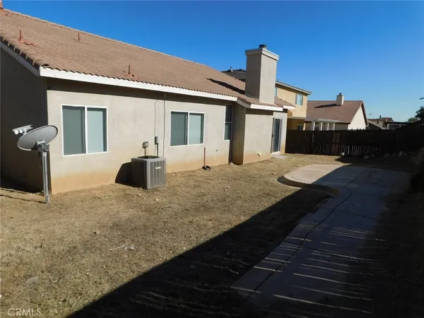 $2,150 | 11765 Winewood Street, Victorville, CA 92392
