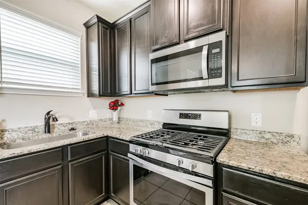 $1,950 | 7642 Dusty Melody Lane, Conroe, TX 77304