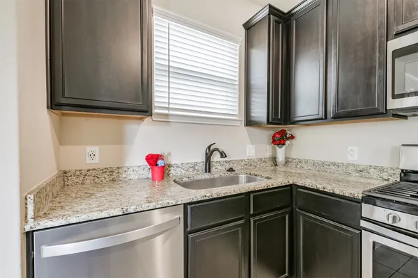 $1,950 | 7642 Dusty Melody Lane, Conroe, TX 77304