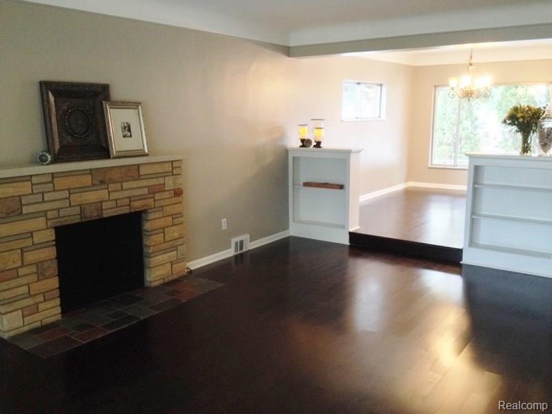 1878 Hawthorne Road Grosse Pointe, MI 48236 - Photo 4 of 23 Living to Dining room .jpg