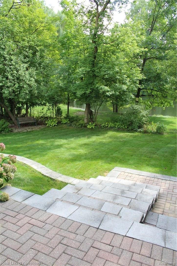 334 Arlington Drive Rochester, MI 48307 - Photo 31 of 33 IMG_2279.JPG