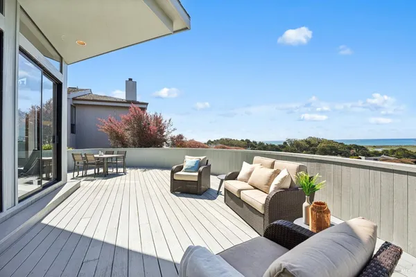 $1,845,000 | 141 Cypress Loop, Bodega Bay, CA 94923