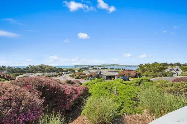 $1,845,000 | 141 Cypress Loop, Bodega Bay, CA 94923