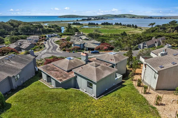 $1,845,000 | 141 Cypress Loop, Bodega Bay, CA 94923