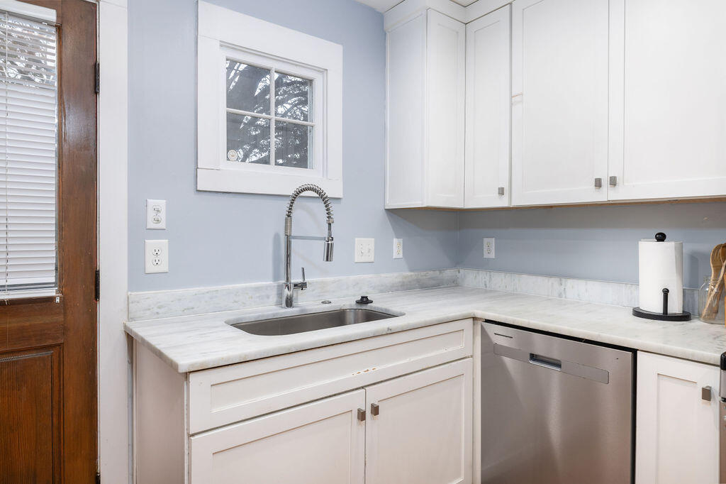 381 Sumter Street Charleston, SC 29403 - Photo 12 of 29 413A1029-Edit