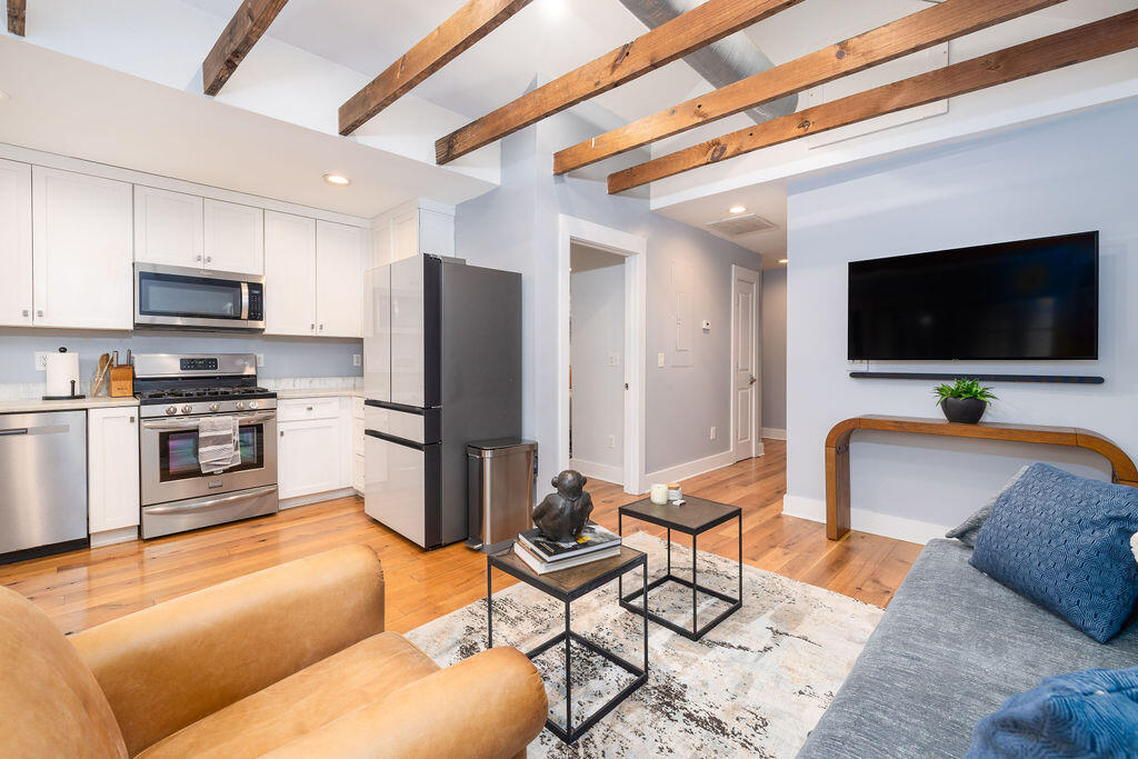 381 Sumter Street Charleston, SC 29403 - Photo 9 of 29 413A1003-Edit