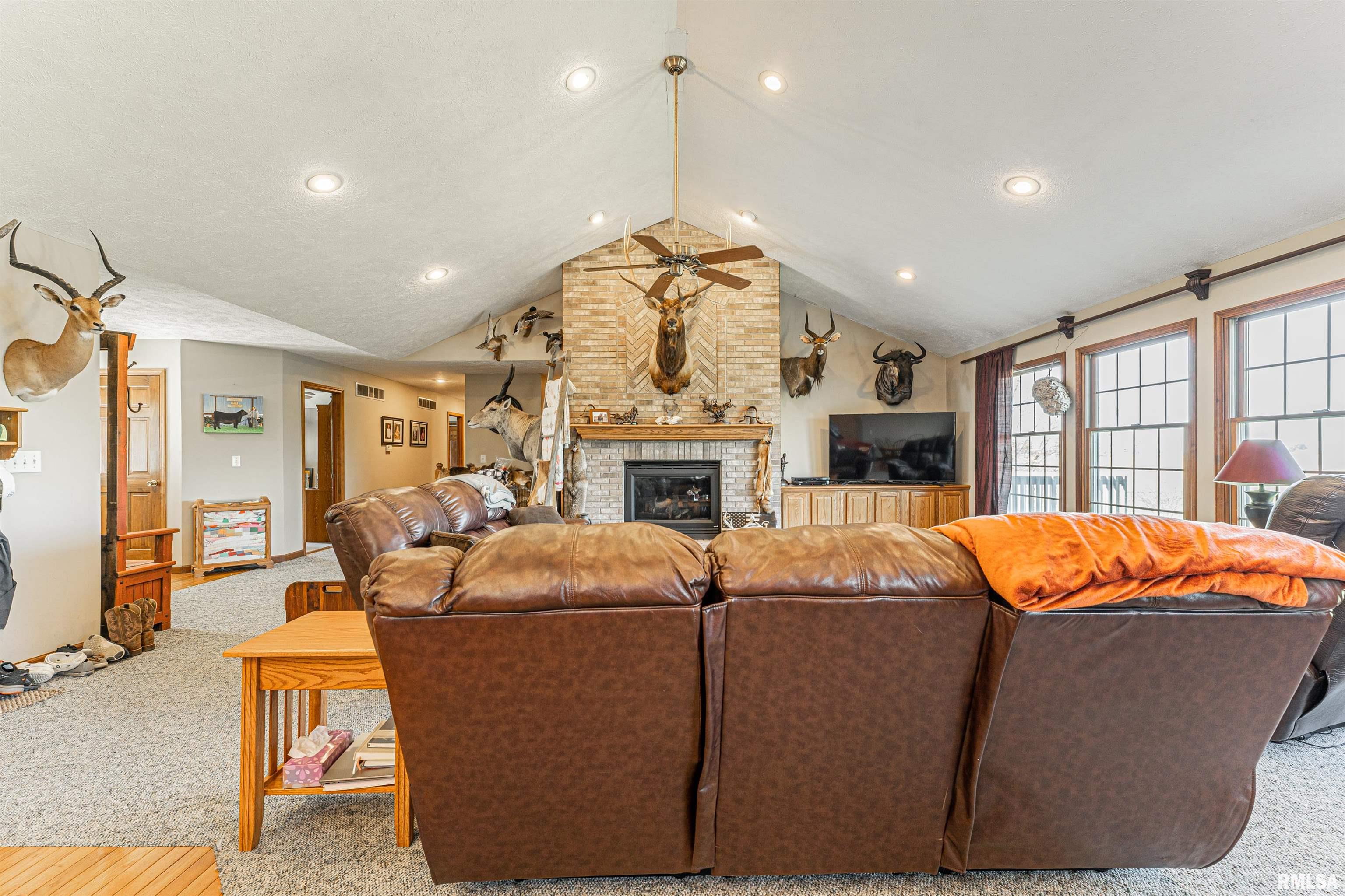 29476 Center Road Armington, IL 61721 - Photo 12 of 41