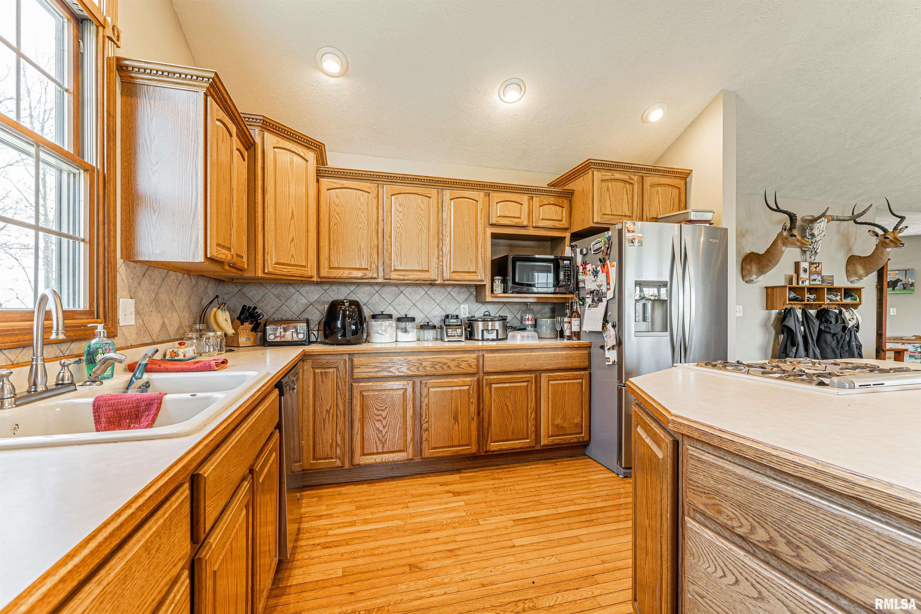 29476 Center Road Armington, IL 61721 - Photo 16 of 41