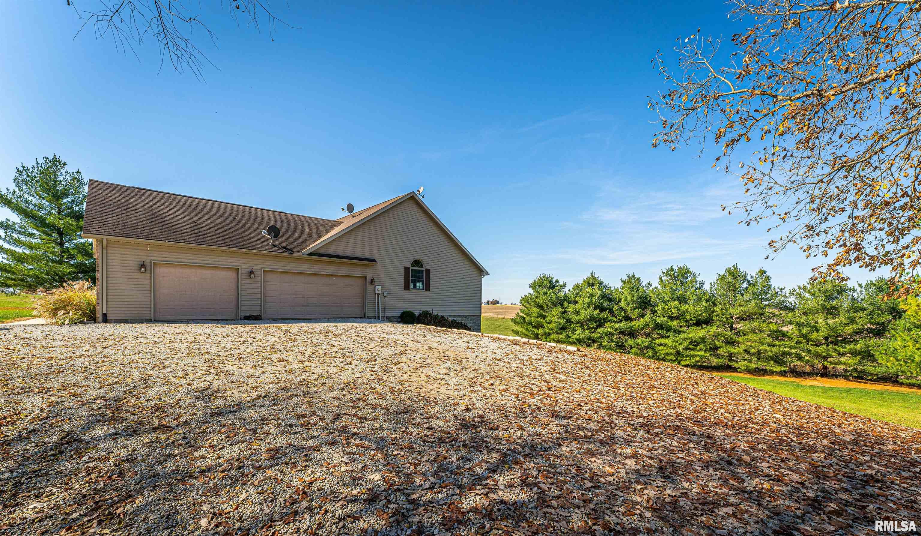 29476 Center Road Armington, IL 61721 - Photo 37 of 41