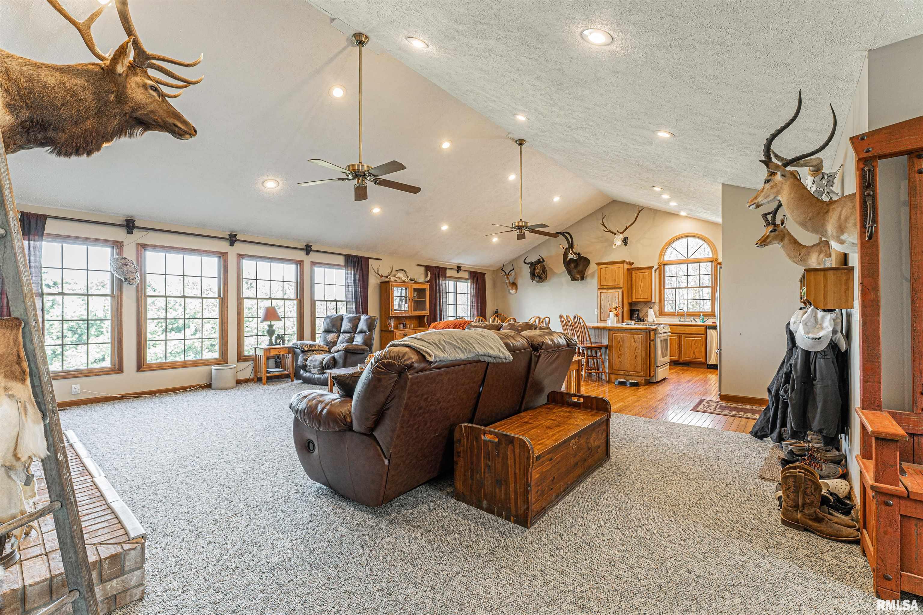 29476 Center Road Armington, IL 61721 - Photo 9 of 41