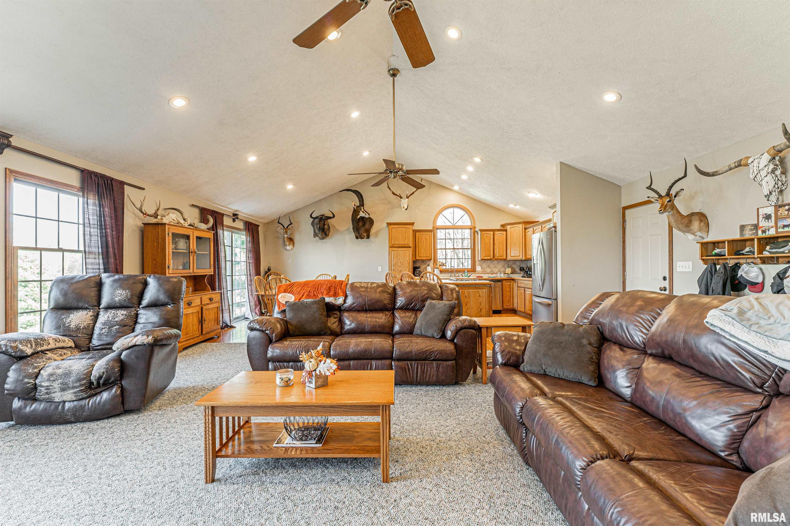 29476 Center Road Armington, IL 61721 - Photo 10 of 41